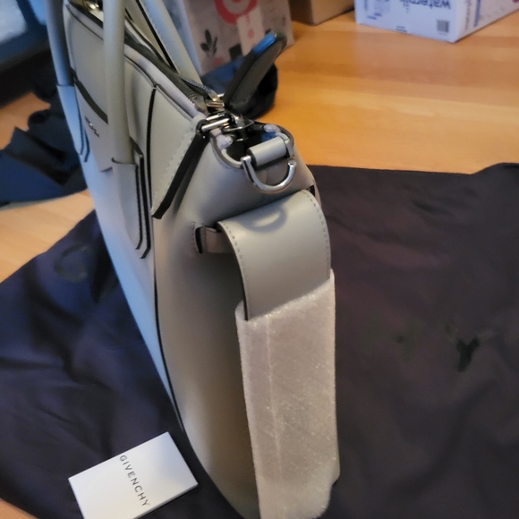 Givenchy medium soft antigona nwt - Picture 3 of 14